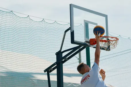Площадка для баскетбола