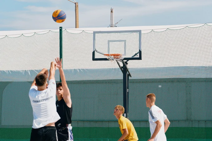 Площадка для баскетбола