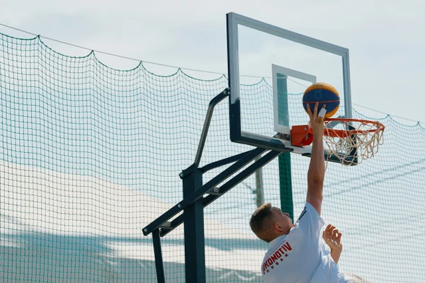 Площадка для баскетбола